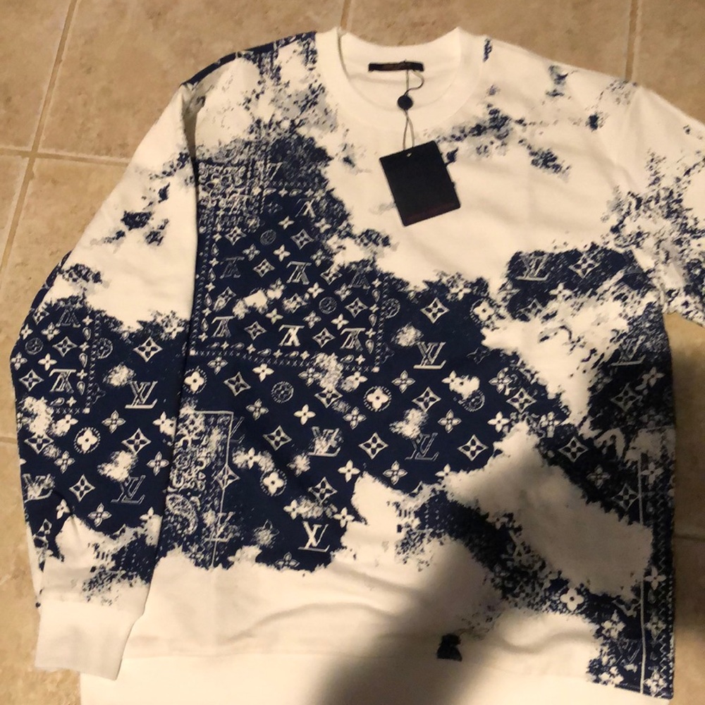 Authentic Louis Vuitton White & Black Bandanna LV Logo Sweater New w/Tags
